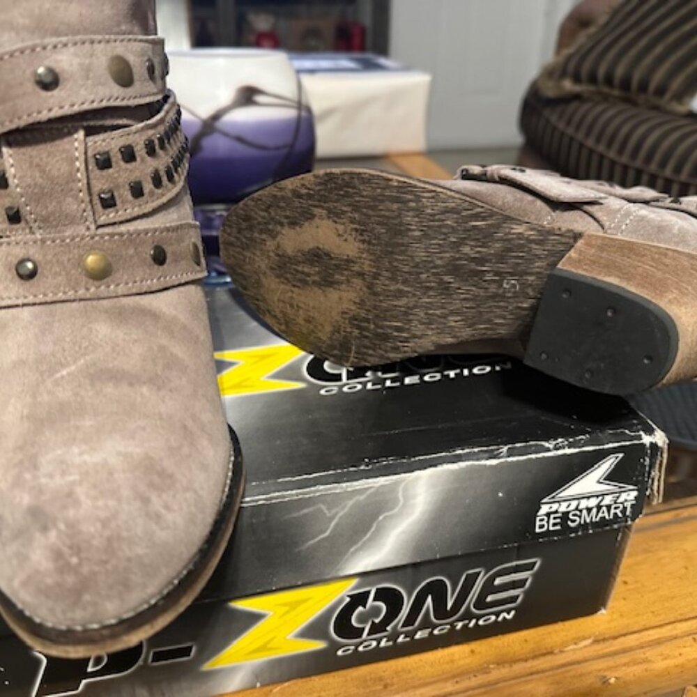 boots - Picture 4 of 4